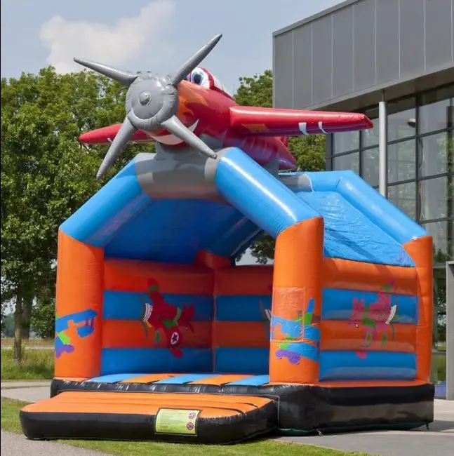 Château gonflable avion